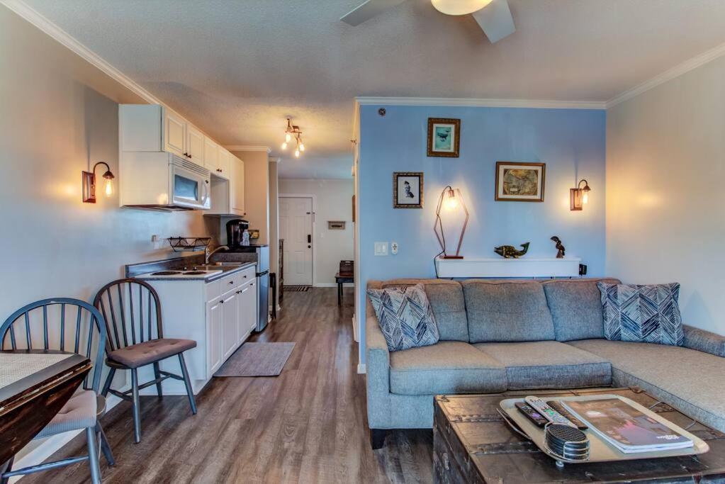 Kraken'S Den * Oceanview * Steps To Ocean * Pool Apartment Carolina Beach Bagian luar foto