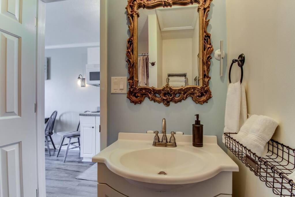Kraken'S Den * Oceanview * Steps To Ocean * Pool Apartment Carolina Beach Bagian luar foto