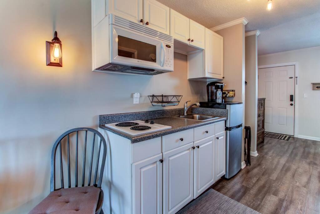 Kraken'S Den * Oceanview * Steps To Ocean * Pool Apartment Carolina Beach Bagian luar foto