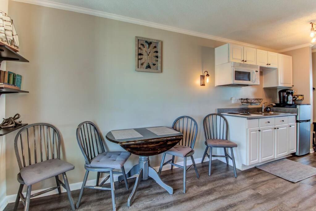 Kraken'S Den * Oceanview * Steps To Ocean * Pool Apartment Carolina Beach Bagian luar foto