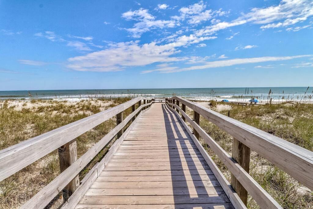 Kraken'S Den * Oceanview * Steps To Ocean * Pool Apartment Carolina Beach Bagian luar foto
