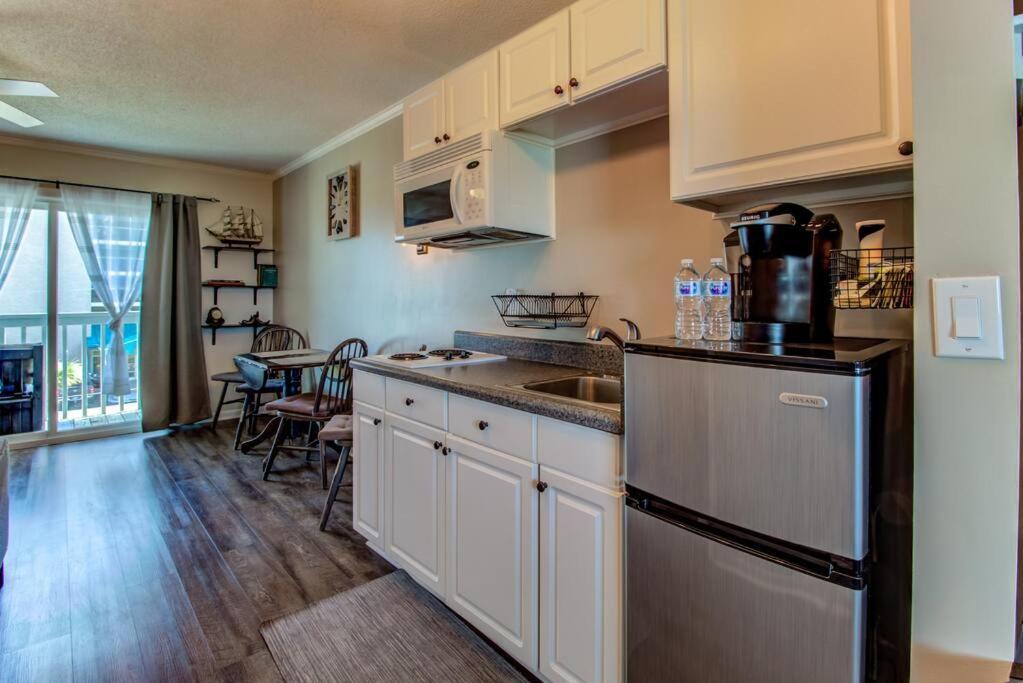 Kraken'S Den * Oceanview * Steps To Ocean * Pool Apartment Carolina Beach Bagian luar foto